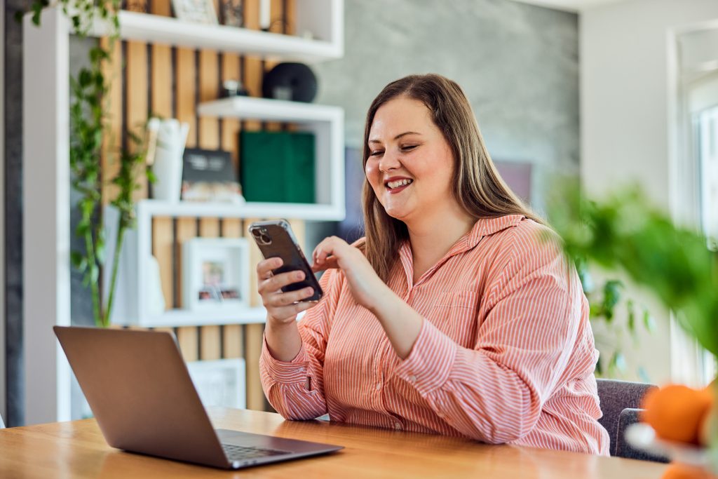 Durch digitale Tools erhalten Adipositas-Patienten und Patientinnen leichter Unterstützung.